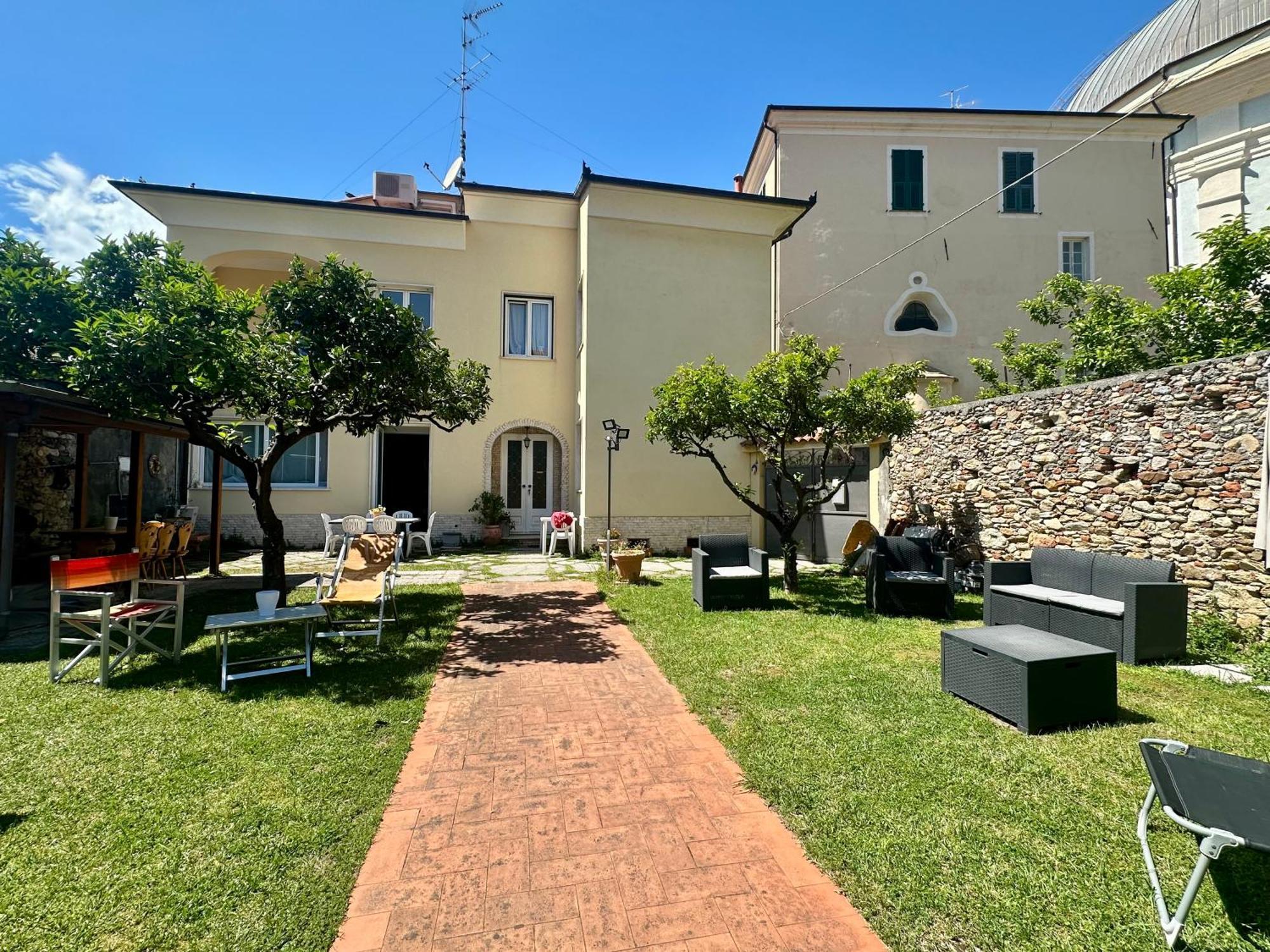 Villa Marcellina Лоано Екстер'єр фото